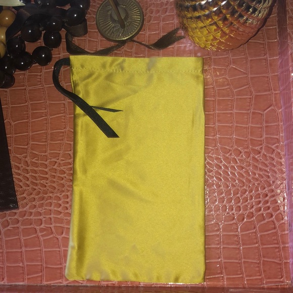 GUCCI๐ - Picture 2 of 4